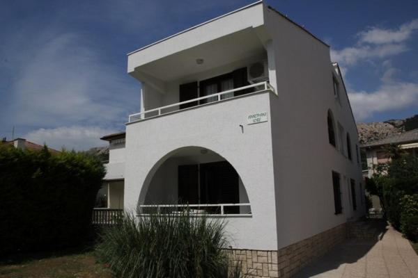 Ara-Ara Apartment Baska  Exterior photo